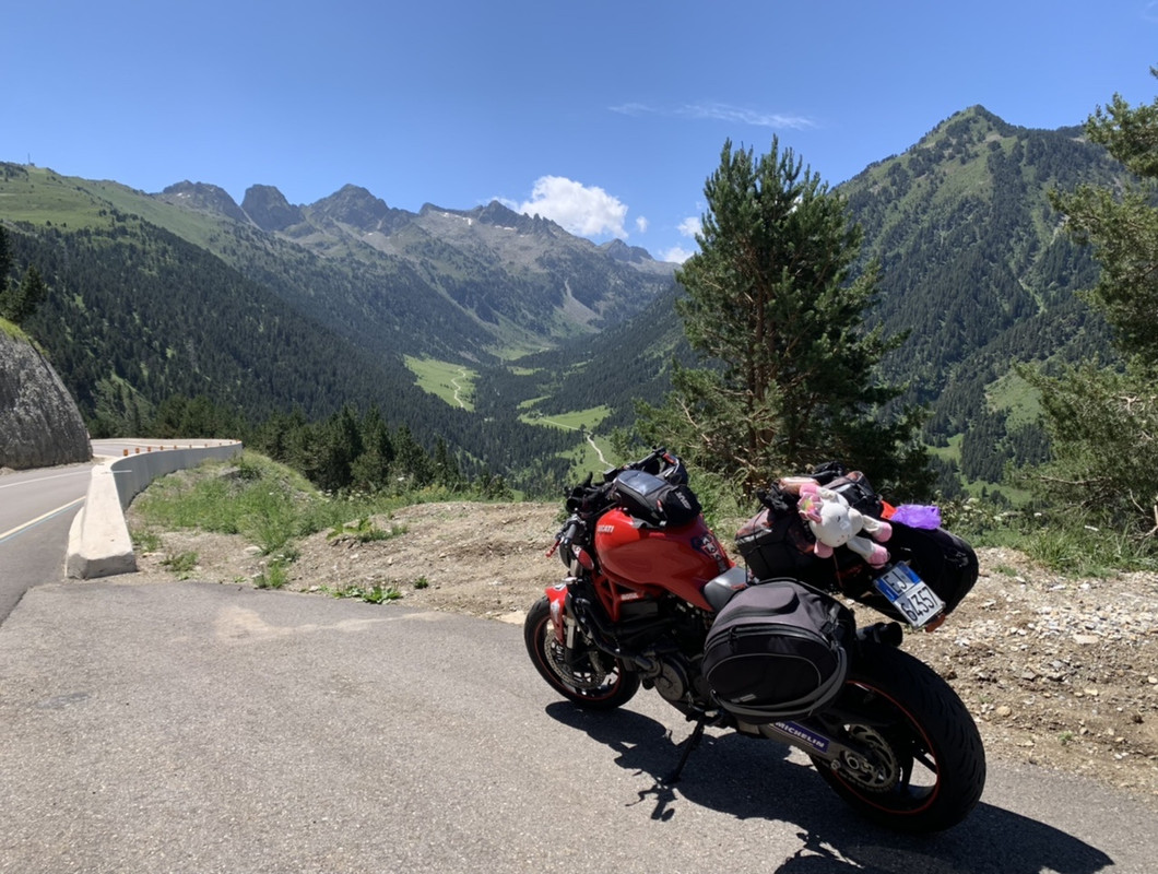 E8A7EEF8-CC27-4920-B3CE-041915798276