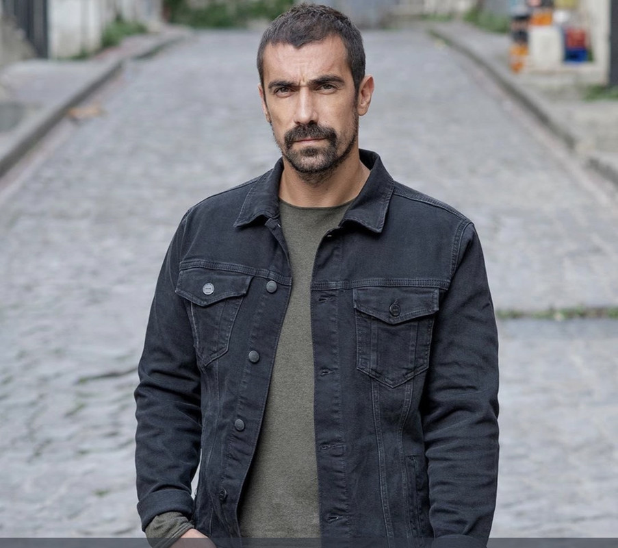 30743D6B-64D7-41EE-B6AD-09633CEF0789