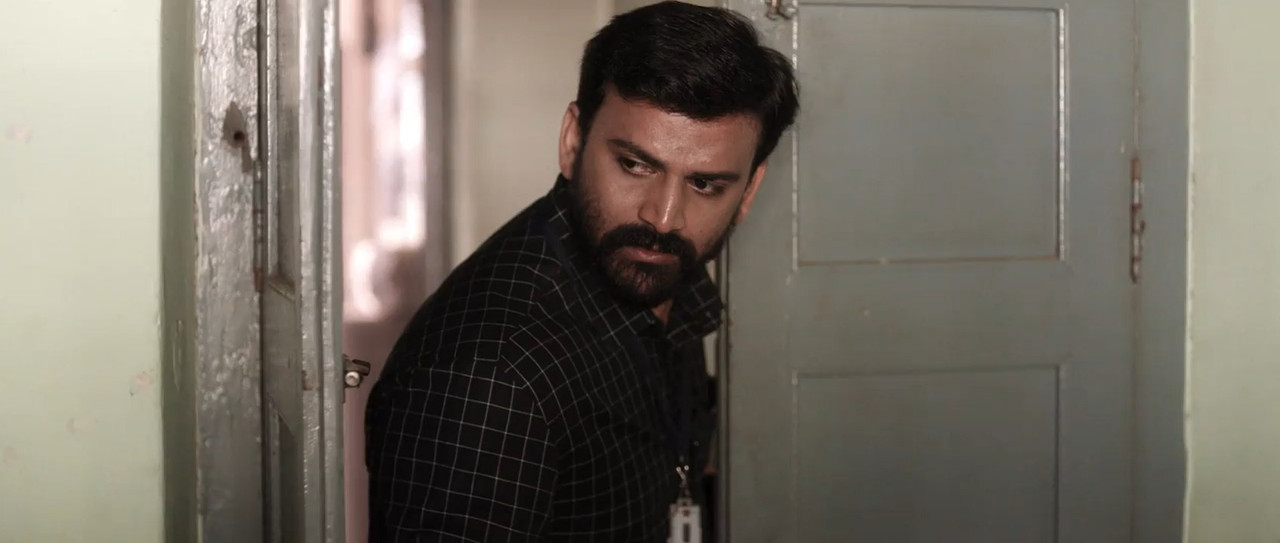 Rathnan Prapancha 2021 WebRip [Hindi] 480p, 720p ESub Screenshot