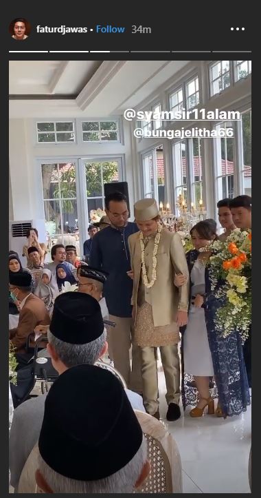 Syamsir Alam memasuki ruangan akad nikah