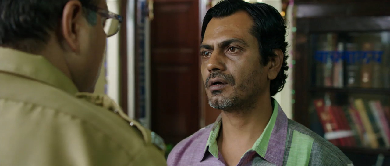 Badlapur 2015 WebRip [Hindi] 480p 720p ESub Screenshot
