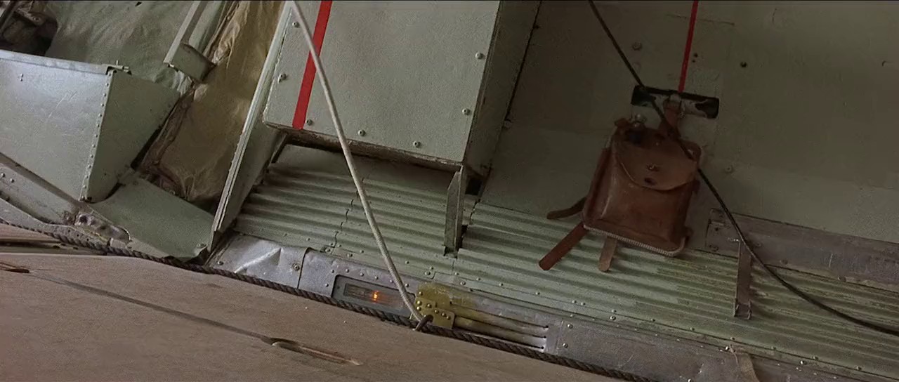 Double-Team-1997-Blu-Ray-Hindi-Tam-Eng-720p-8bit-x264-AVC-AAC-2-0-ESub-mkv-0003