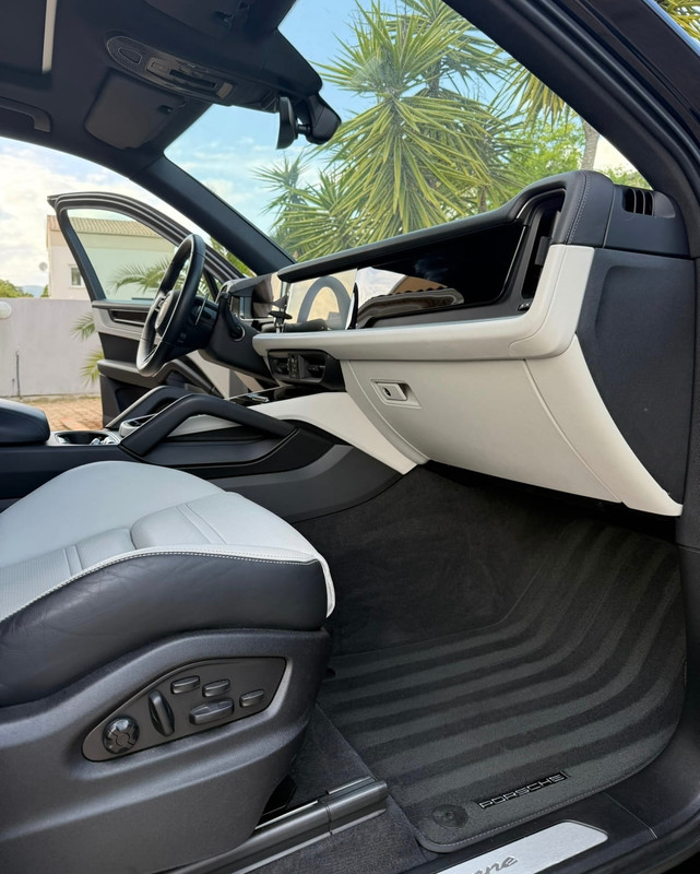 Nettoyage intérieur voiture cuir à Ajaccio