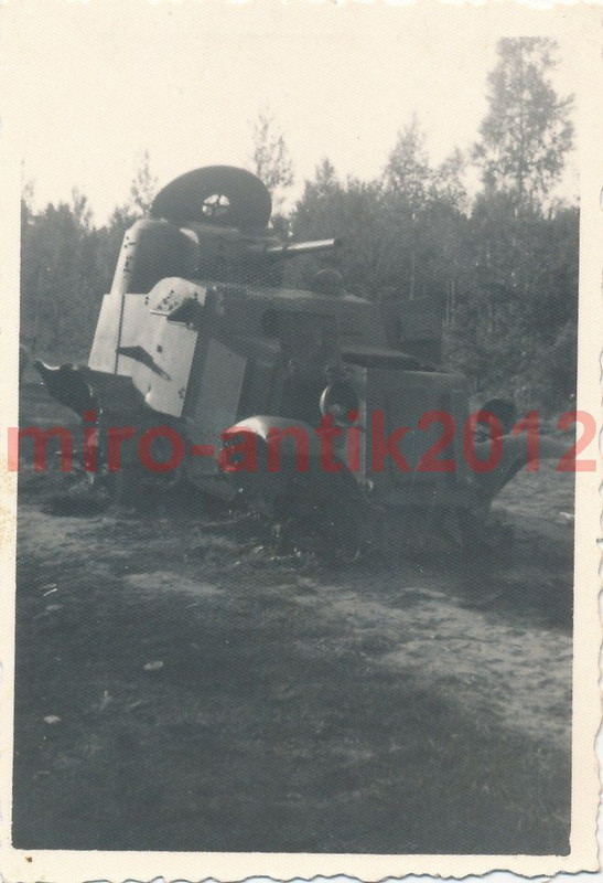 Foto, Wehrmacht, zerstörter russicher Spähpanzer
