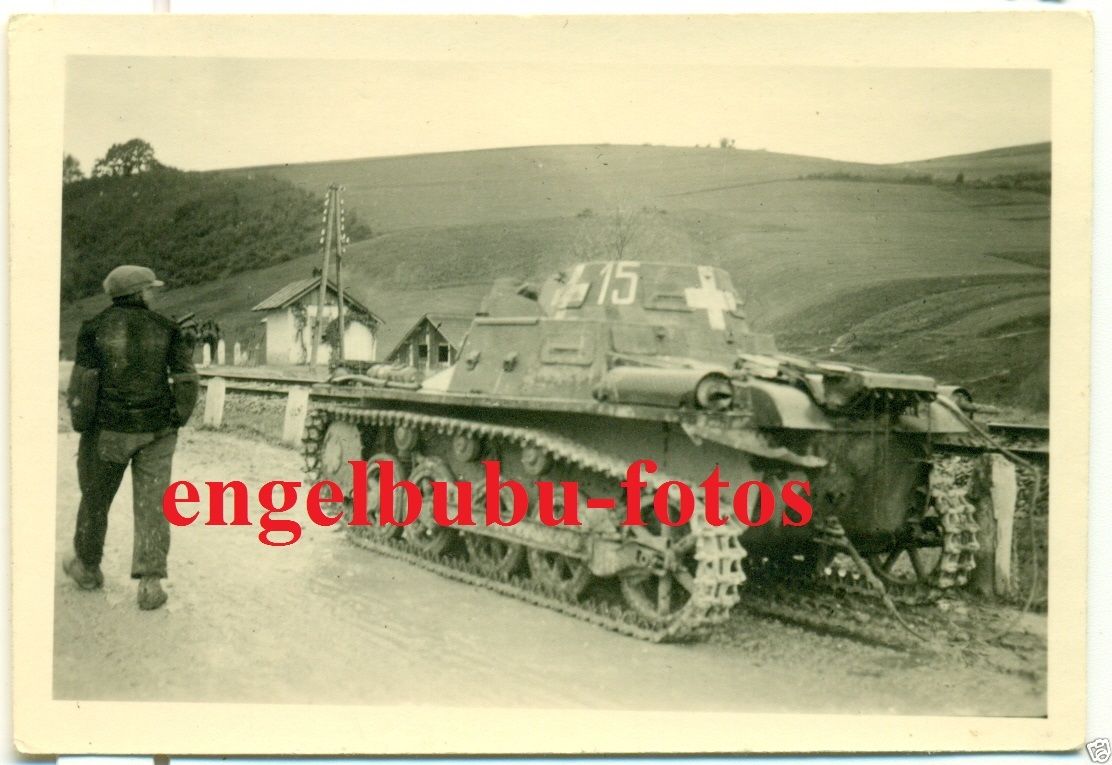 PANZER - Deutscher Panzer I mit weißen Balkenkre