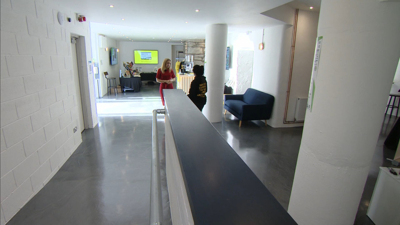 11.02 - 18.00.00 - ITV News London. The latest news in London and the....ts_snapshot_21.58.398