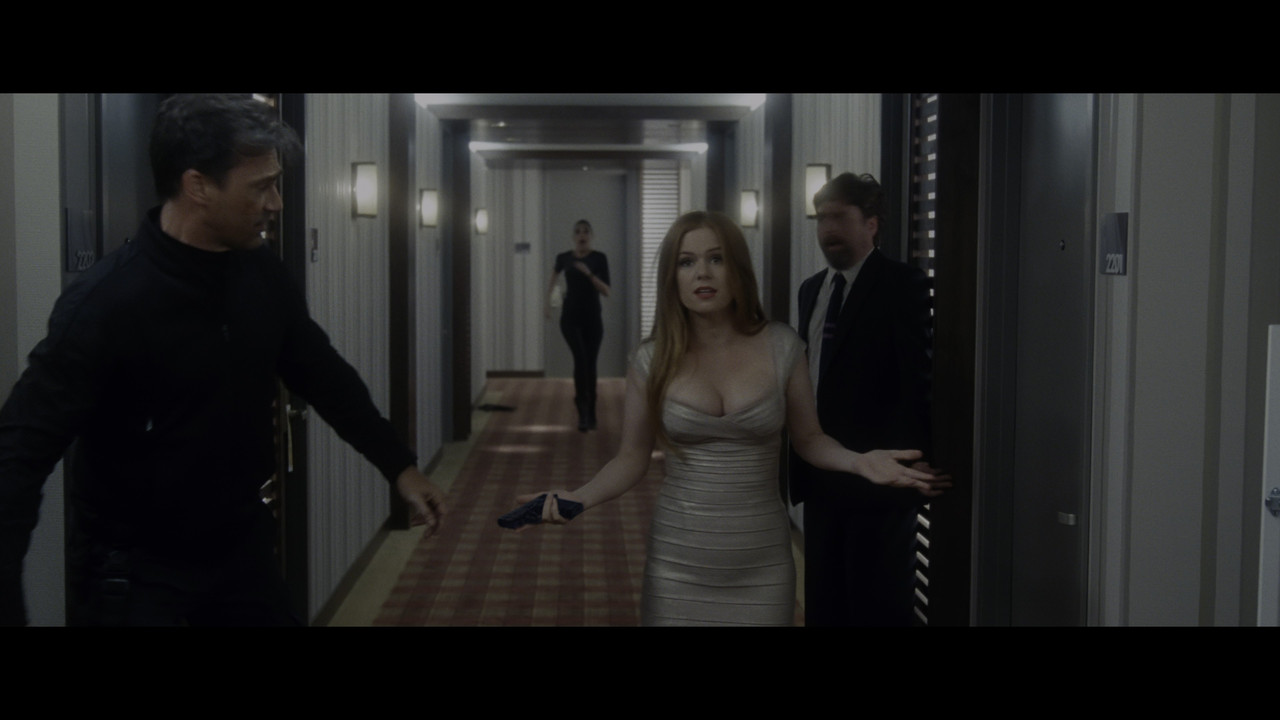 isla-fisher-keeping-up-with-the-joneses-4k-caps-50