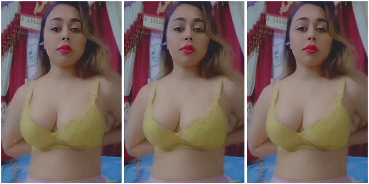 Hot desi girl taking her bra off exclusive viral video