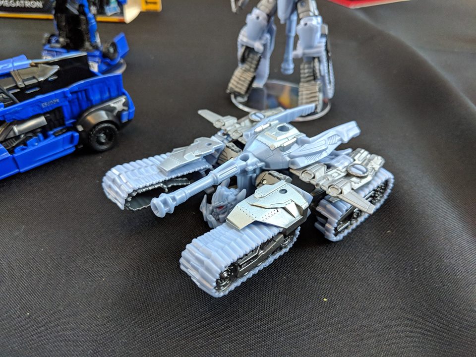 37394744_10155944093429912_8811522146758033408_n