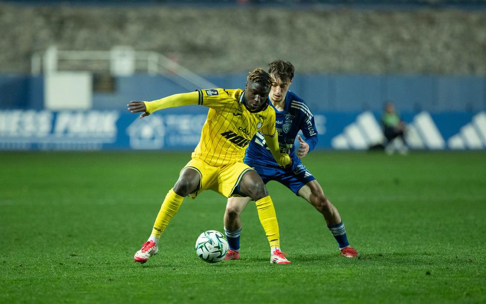 Pau FC vs Reims, 01h45 ngày 26/08