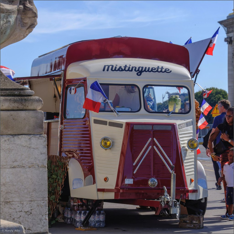 XT5B9988 2025 Paris LR ERWZ FB