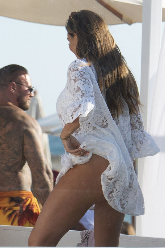 Jess-Wright-Natalya-Wright-upskirt-STARS-com-36