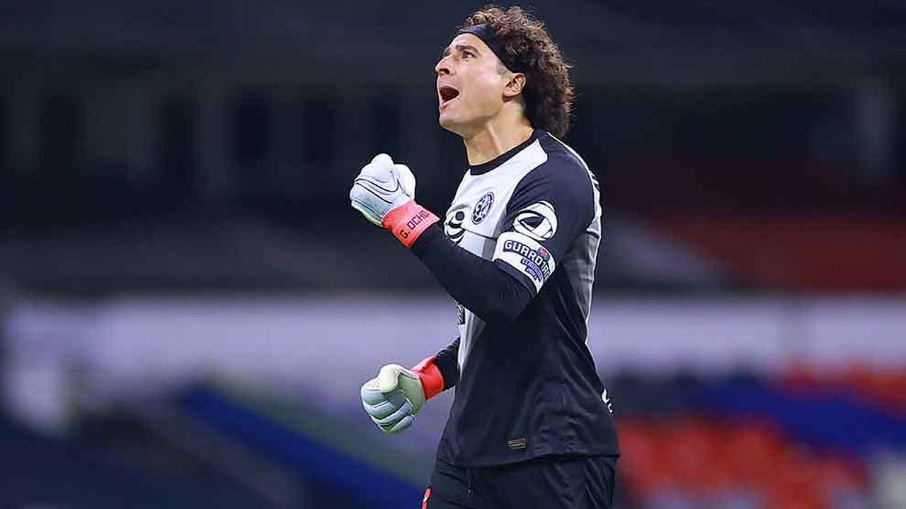 Guillermo Ochoa es nominado a mejor portero del mundo en 2021