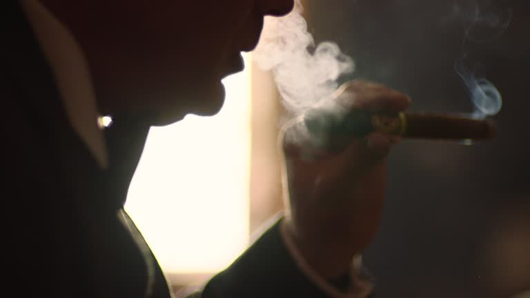 Rien de tel qu'un bon cigare cub- euh yukanaskave pour discuter, ahah ! Rien de tel qu'un bon cigare cub- euh yukanaskave pour discuter, ahah !