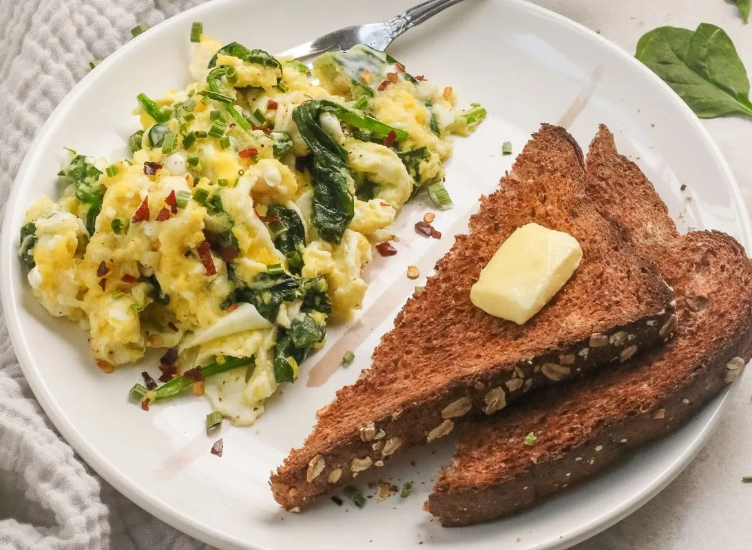 Scrambled Eggs with Toast
