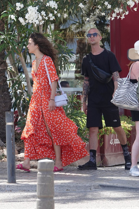 Chiara-Scelsi-UpskirtSTARS.com-1024x1536 (14)