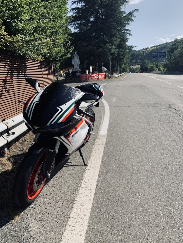 319F3C53-A597-4F06-BA0F-3B3472A55AC8