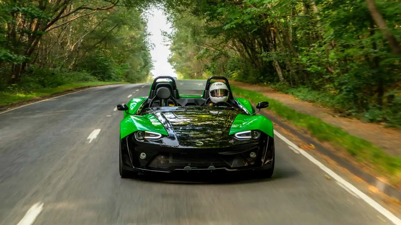 zenos-e10-rz.webp