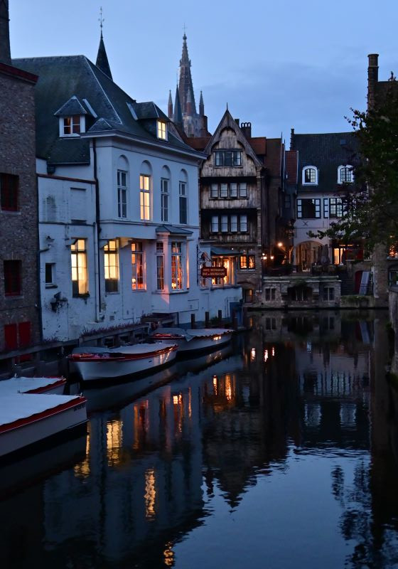 Otoño en Flandes - Blogs de Belgica - Día 3 (I): Amanecer en Brujas y paseo en barca por el canal. (1)