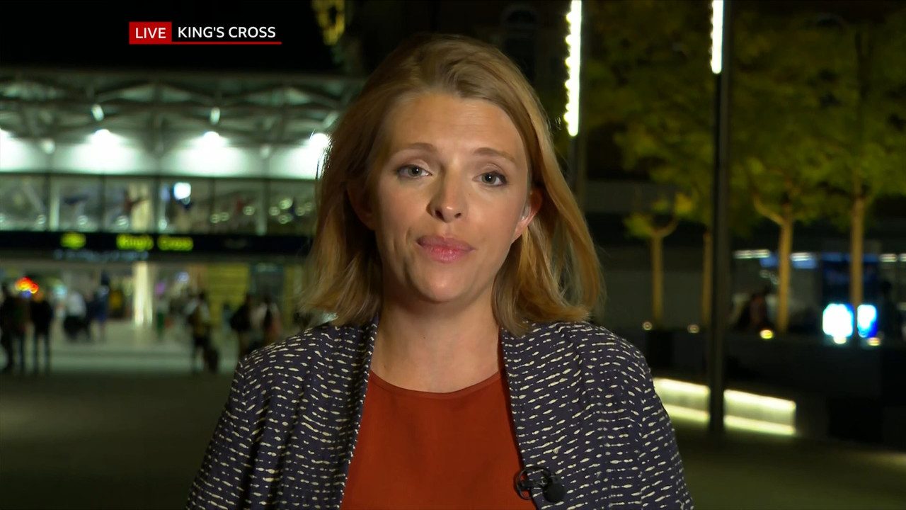 BBC News and Weather_20220711_22152245.ts_snapshot_05.25.376