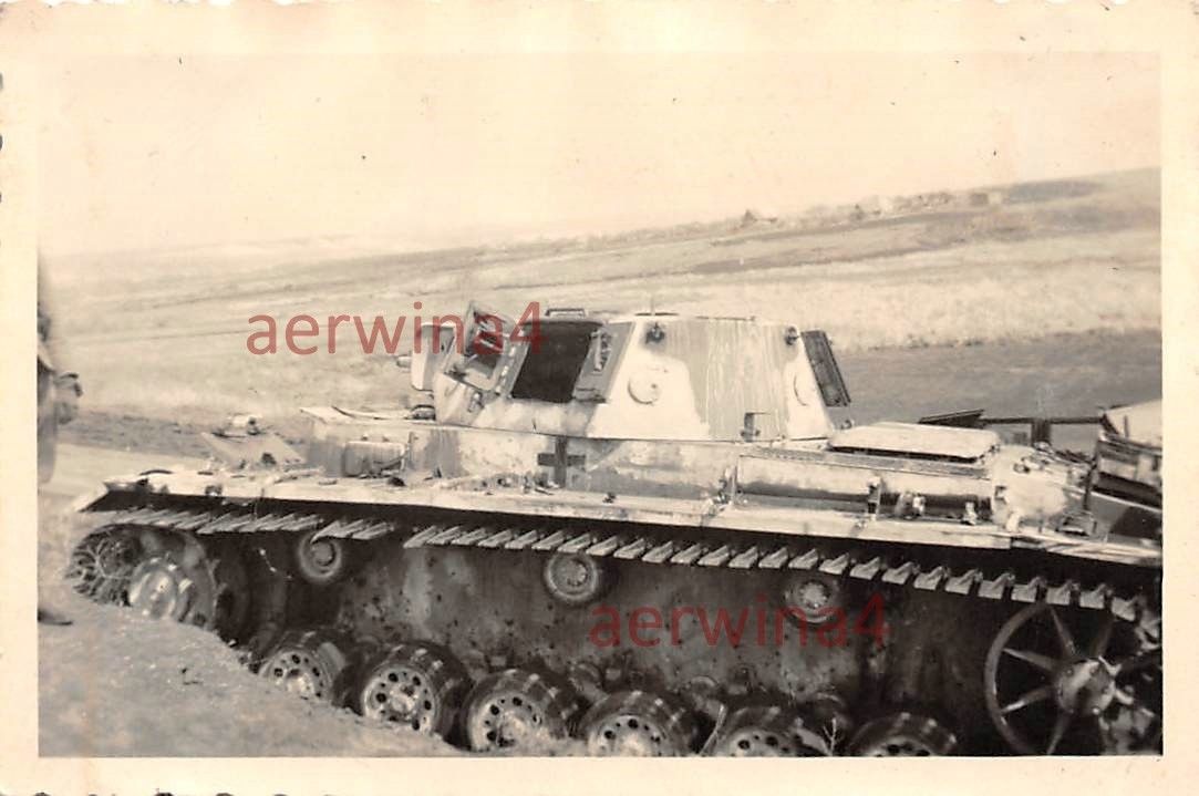 Deutscher Panzer III Tarnfarbe Kalmückensteppe Russland Ostfront