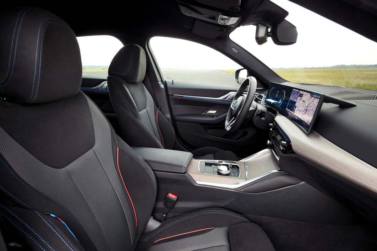 P90546687_highRes_the-new-bmw-i4-e-dri