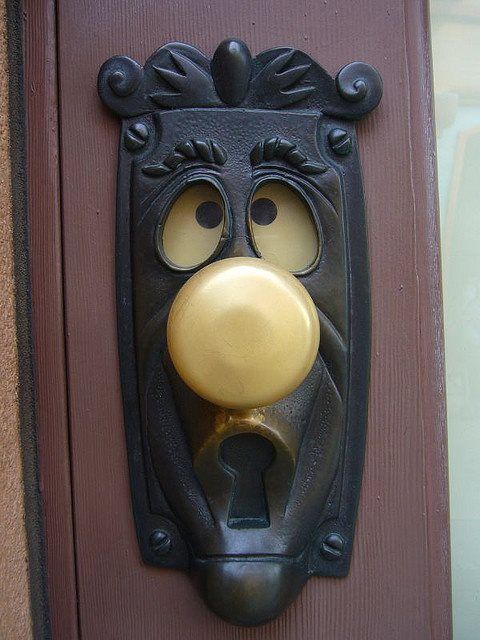 facefunnydoorknob.jpg