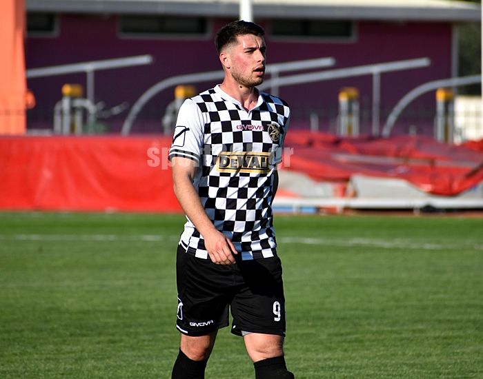 , &Tau;&epsilon;&lambda;&iota;&kappa;ό&sigmaf; &Kappa;&upsilon;&pi;έ&lambda;&lambda;&omicron;&upsilon; &Mu;&epsilon;&sigma;&sigma;&eta;&nu;ί&alpha;&sigmaf;: &Phi;&omega;&tau;&omicron;&rho;&epsilon;&pi;&omicron;&rho;&tau;ά&zeta; &alpha;&pi;&omicron; &tau;&eta;&nu; &Pi;&alpha;&rho;&alpha;&lambda;ί&alpha;