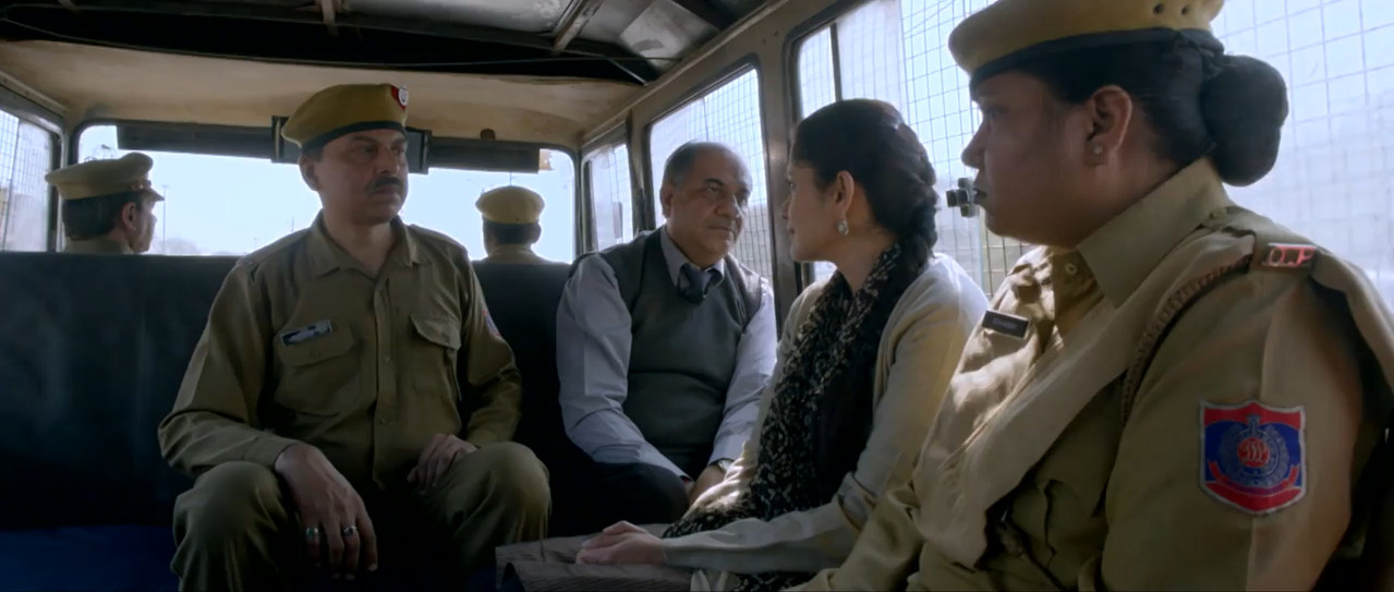 Bajatey Raho 2013 WebRip [Hindi + Tamil] 480p 720p ESub Screenshot