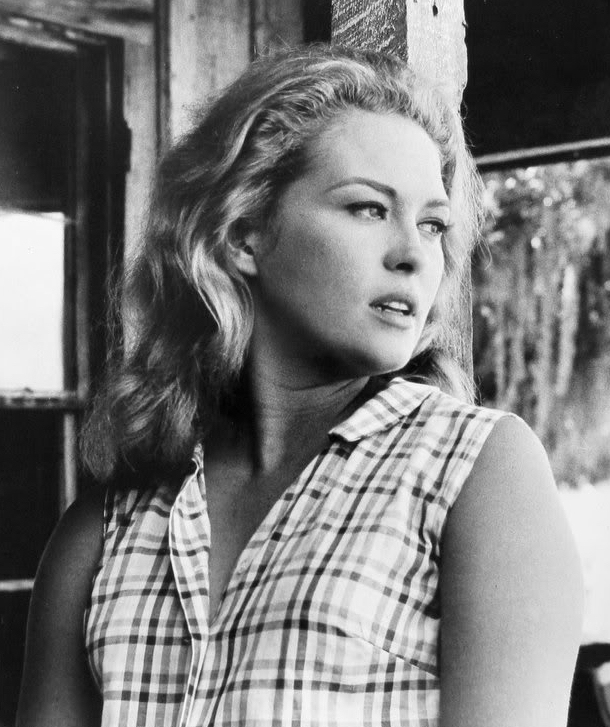 Faye_Dunaway_c19