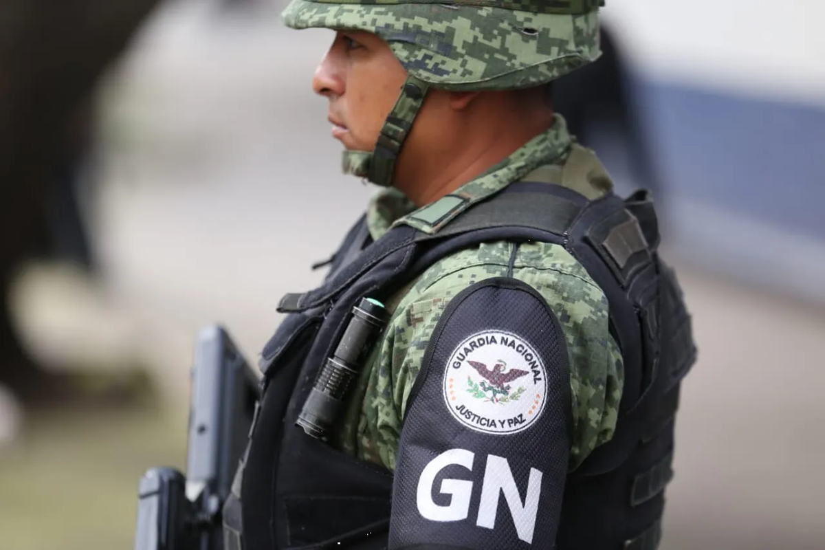 Detienen a dos presuntos sicarios tras enfrentamiento armado en Sonora