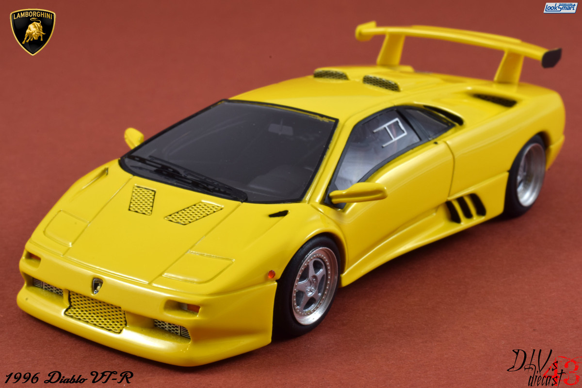 Lamboghini Diablo VT-R Yellow LookSmart (1)