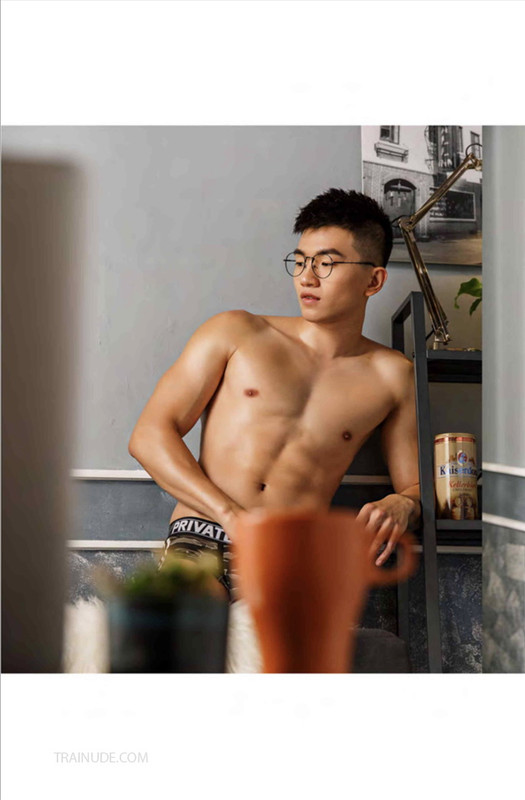 OGC Photography 12 - Chàng kính cận đẹp trai