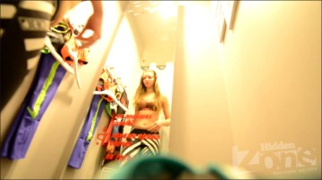 [Image: Voyeur60345105352.jpg]