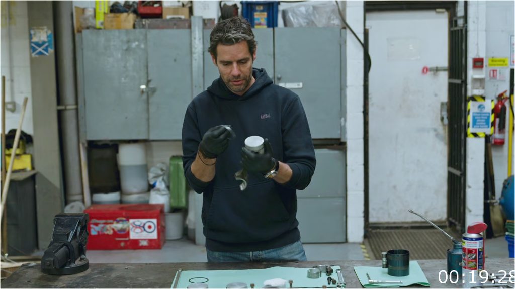 [Image: 3owav4d5en9v.png]