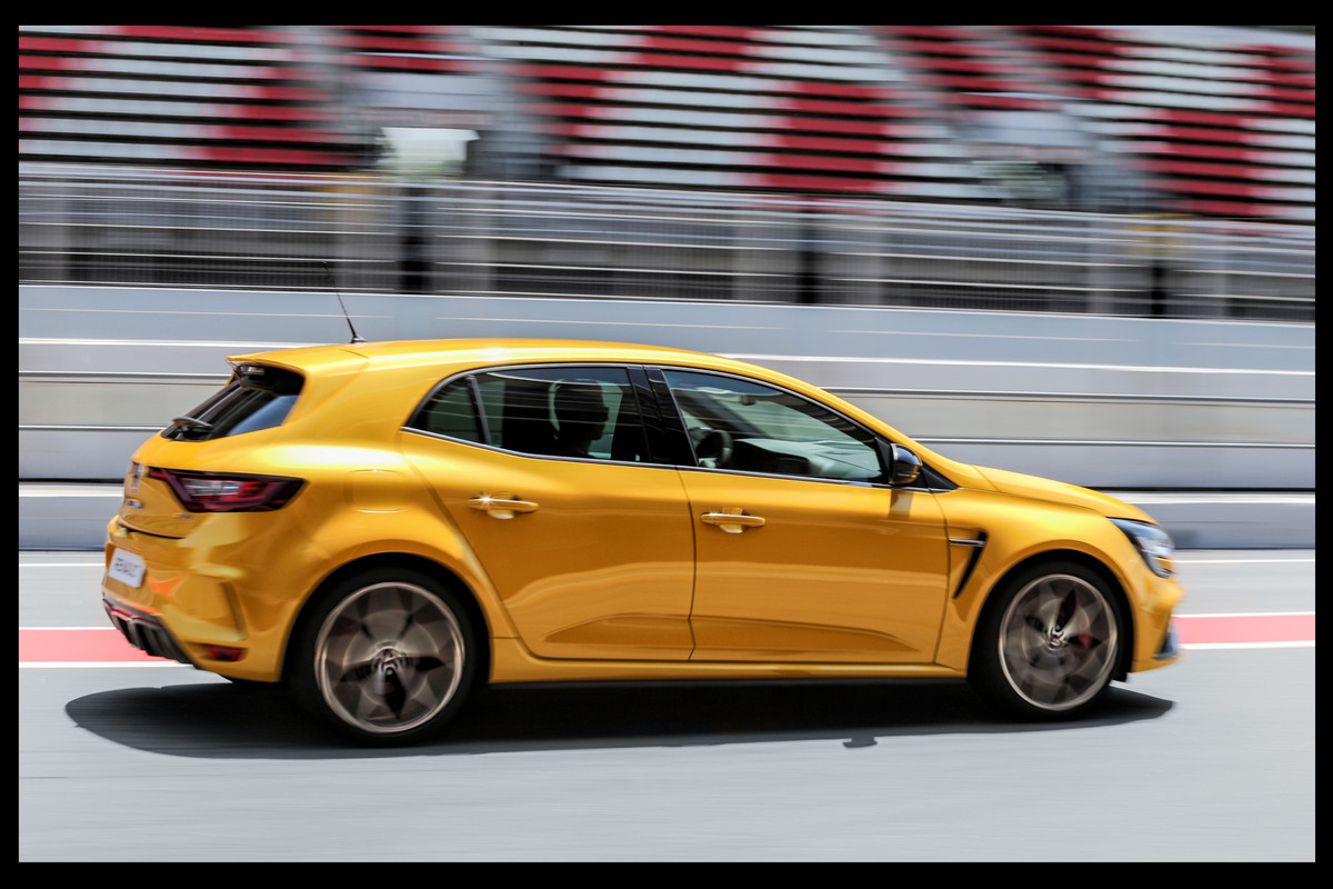 212141622018NewRenaultMGANERSTROPHY
