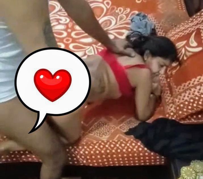 Desi indian couple hardcore fucking in doggy style