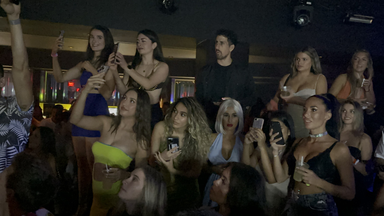 32A305A4-0FAB-4168-8D8F-8E9511AE550C