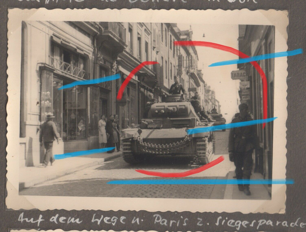 Wehrmacht PANZER kolonne Bevölkerung in DOLE JURA Frankreich jul