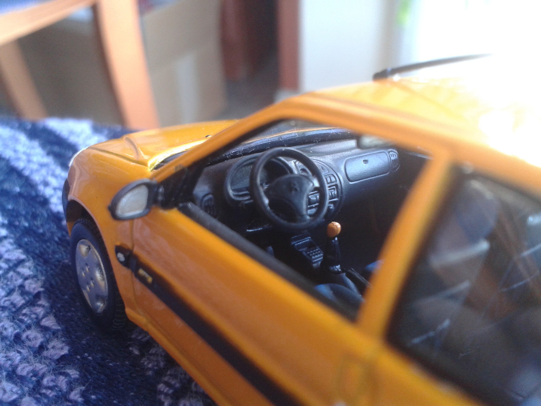 2000 Citroën Saxo Mk II Bic (Universal Hobbies – nº 80 Passion Citroën) (14)