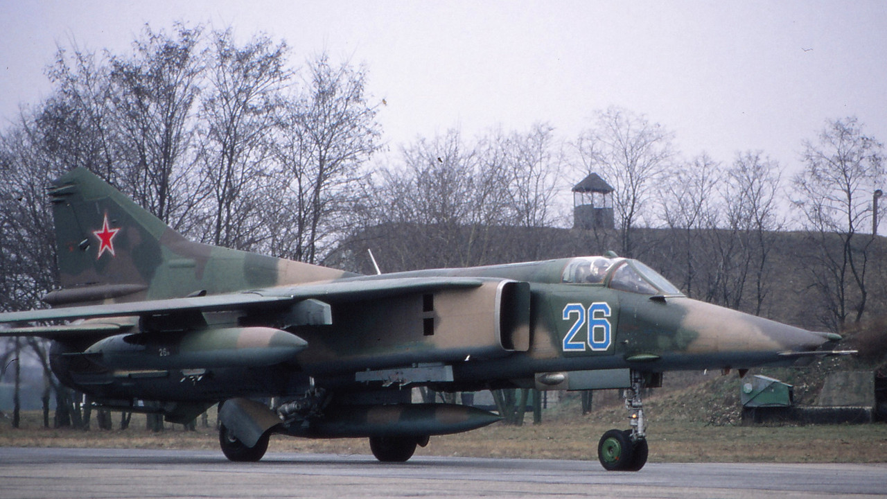 559 APIB Mig-27K 26 Blue_76802643375 (3)