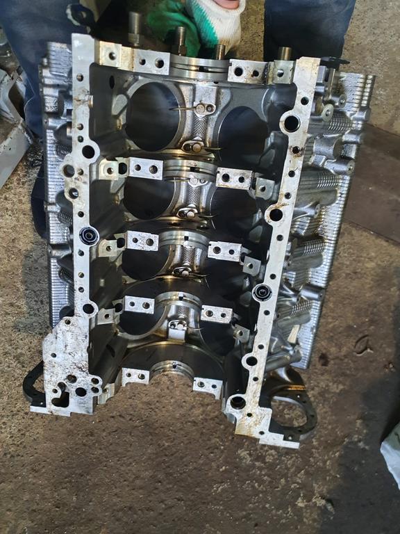 Блок цилиндров двигателя