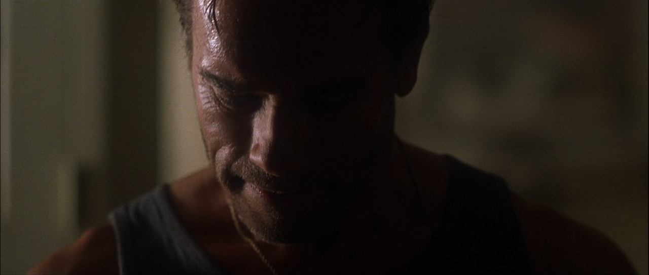 End of Days (1999).mkv_snapshot_00.15.08_[2018.03.25_20.38.10]