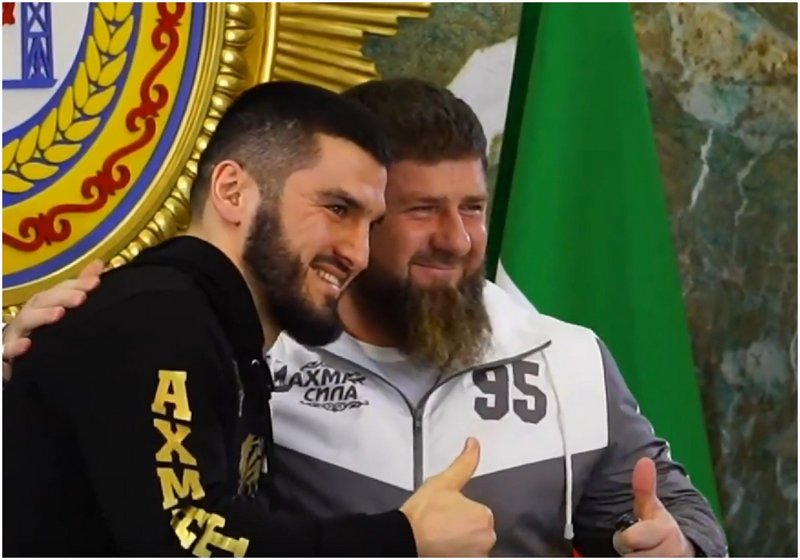 Кадиров подари мерцедес на Бетербиев и го направи почетен гражданин