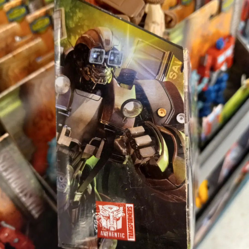 ROTB-Mainline-Beast-Weaponizer-Wheeljack-05