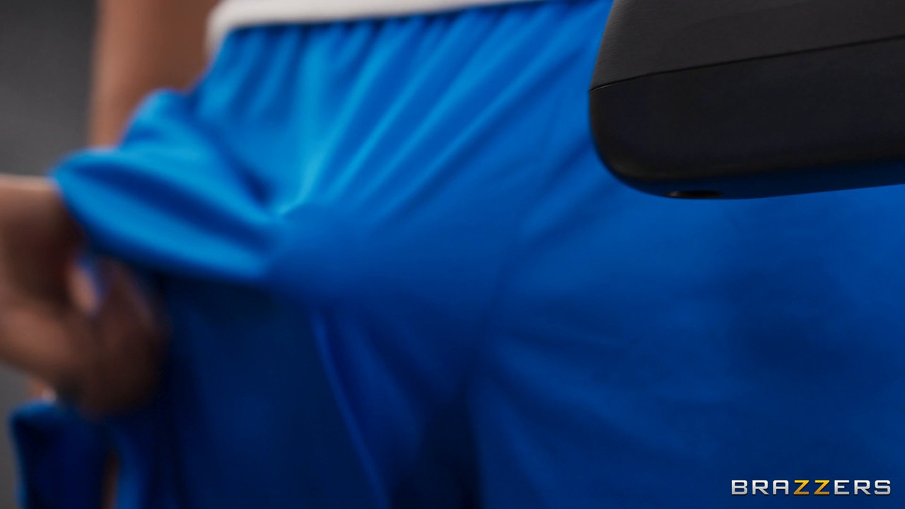 Nataly Ordonez - Watch Him Jog, Suck His Hog - BRAZZERS.mp4.0001