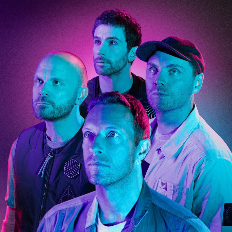 Joven finge ser personal de limpieza para entrar gratis a concierto de Coldplay