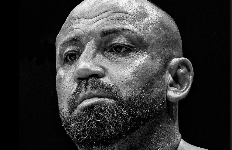 Бивш кикбоксьор на GLORY почина от сърдечен арест на 36 г.