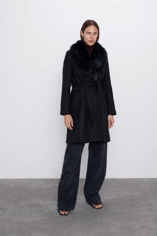 Zara kaput sa krznenim okovratnikom