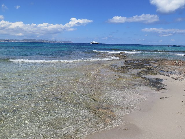 La otra Ibiza - Blogs de España - DIA 8 (Domingo 16/08/2015): Es Cavallet y The Beachouse (1)